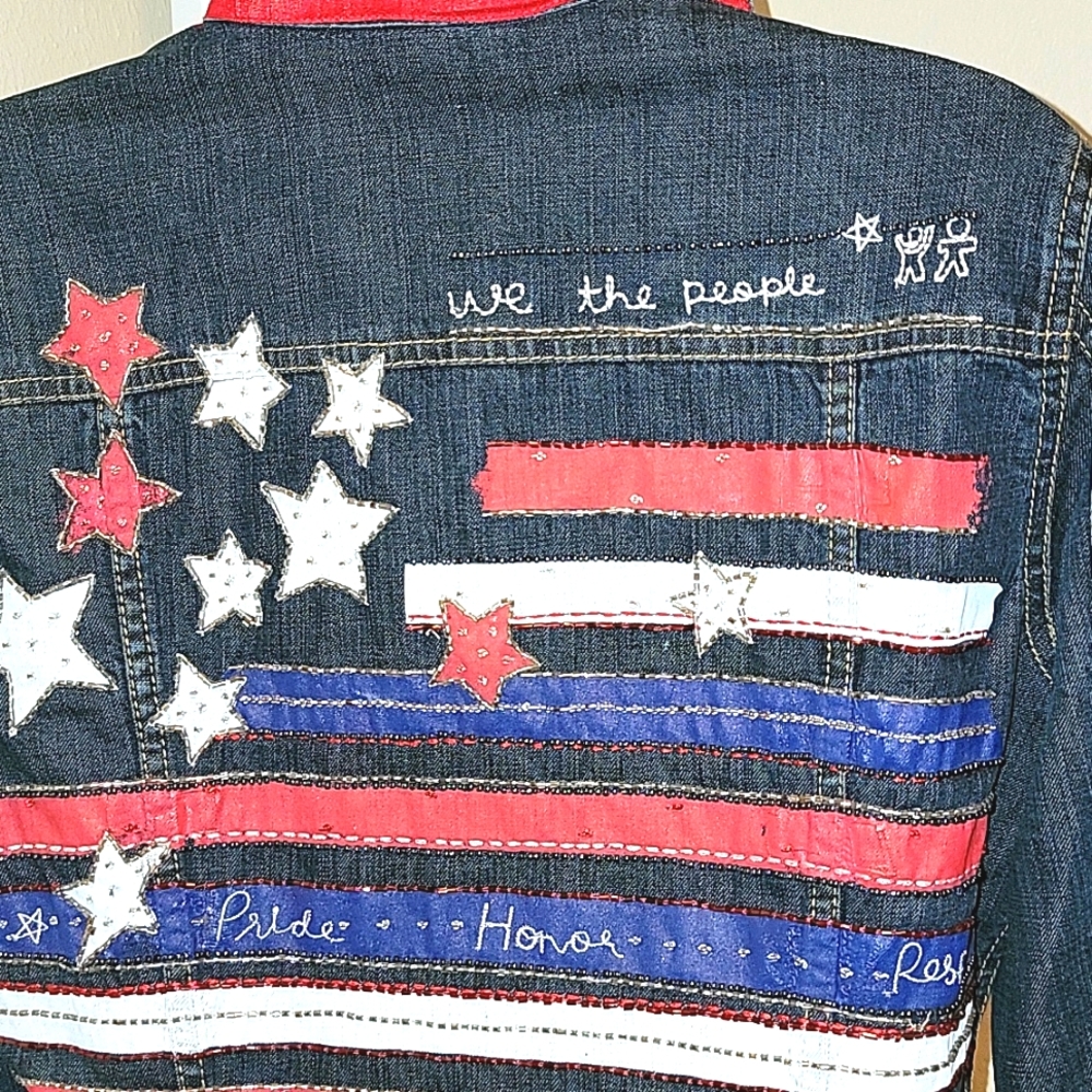 CHICO’S VINTAGE DENIM JACKET WITH THE AMERICAN FLAG ON THE BACK - Picture 4 of 14